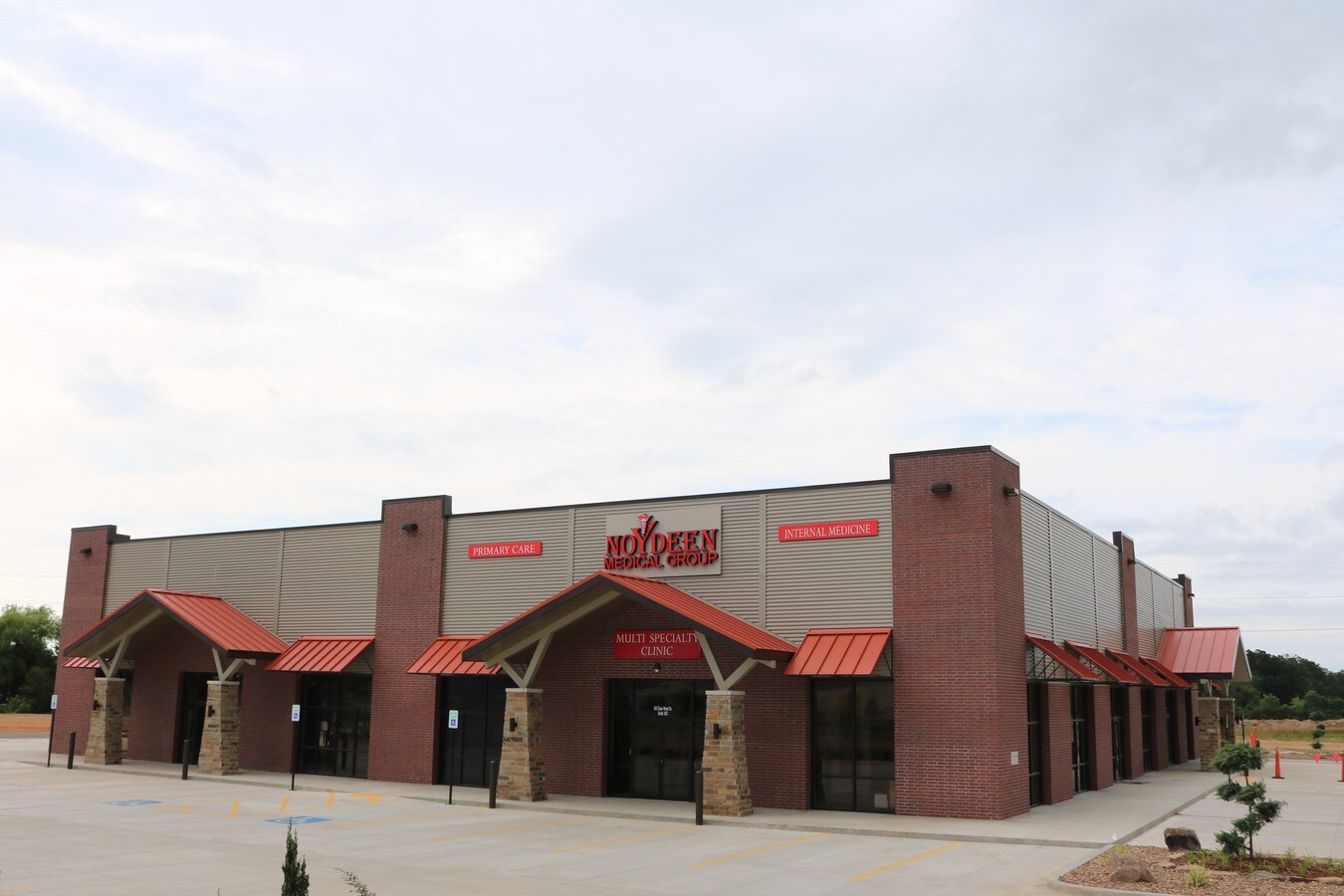 655 Dave Ward Dr, Conway, AR 72034