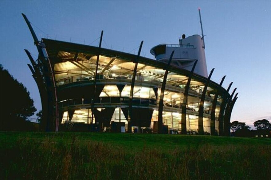 22 Brest Rd, Plymouth for sale - Primary Photo - Image 1 of 1