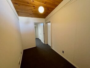 885 N San Antonio Rd, Los Altos, CA for lease Interior Photo- Image 1 of 5