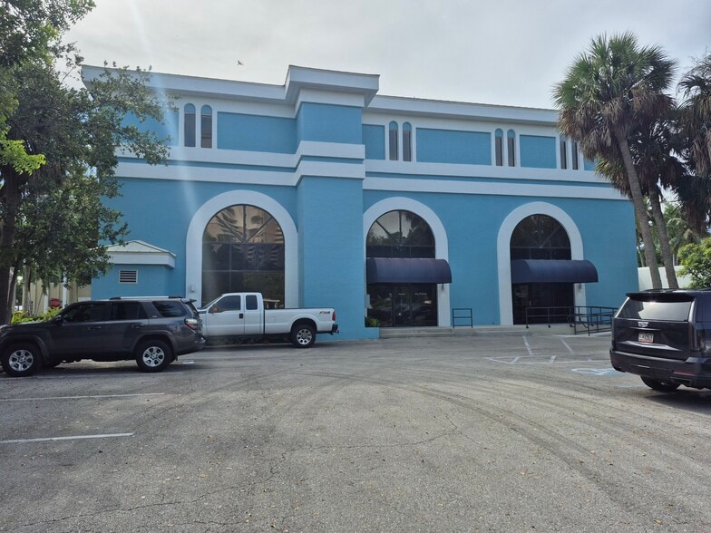 2080 McGregor Blvd, Fort Myers, FL for lease - Building Photo - Image 2 of 4