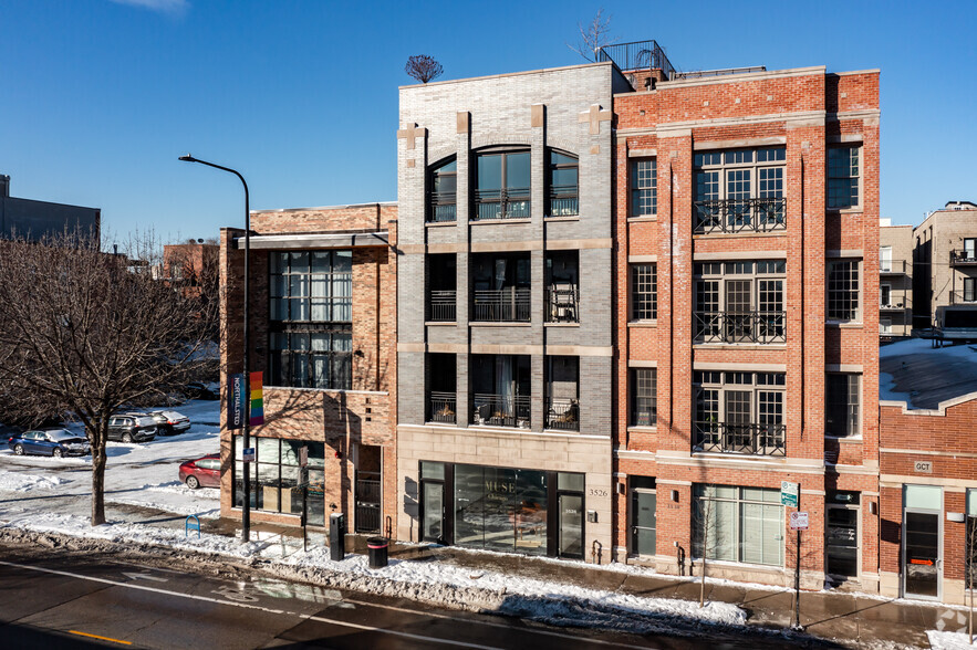 3526 N Halsted St, Chicago, IL for lease - Building Photo - Image 2 of 3