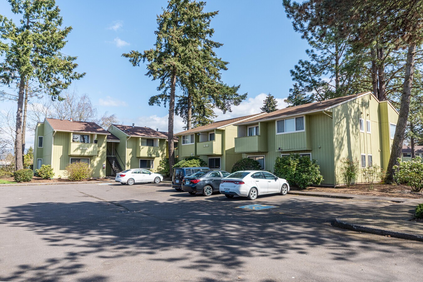 1555 Coburg Rd, Eugene, OR 97401