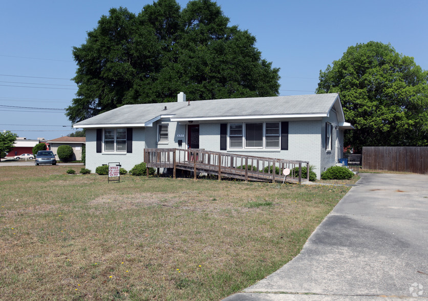 530 Terry Cir, Fayetteville, NC for sale - Building Photo - Image 2 of 2