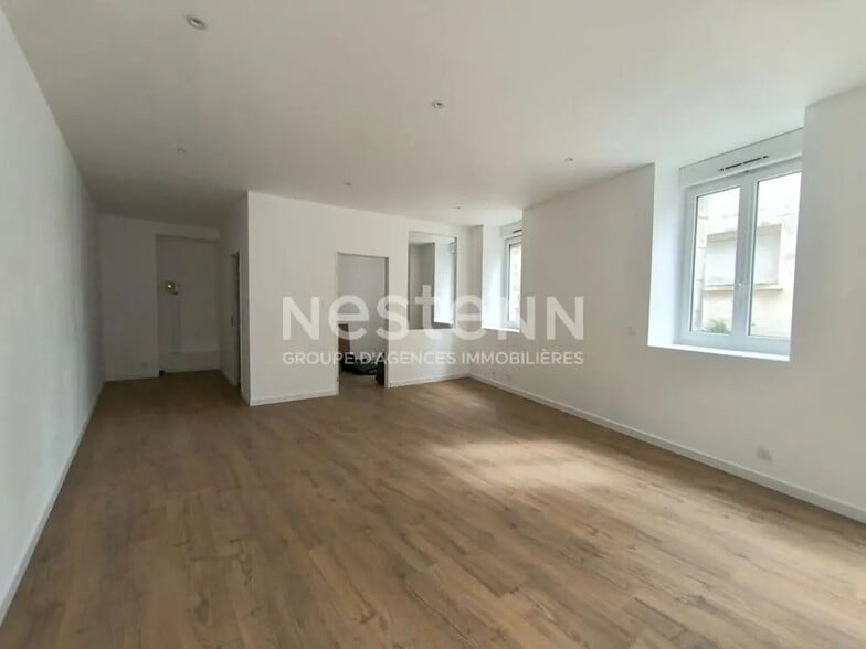 Retail in Elven for lease - Interior Photo - Image 2 of 4