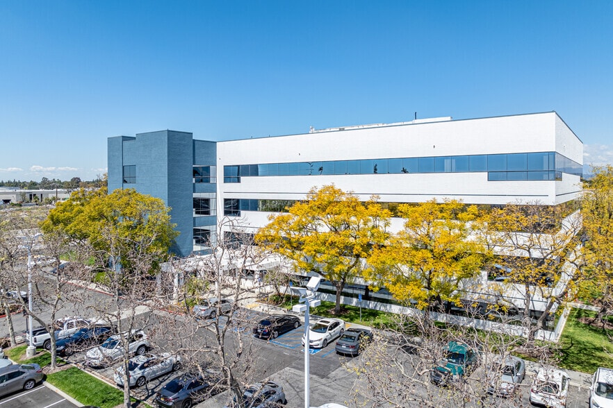 16700 Valley View Ave, La Mirada, CA for lease - Building Photo - Image 2 of 11