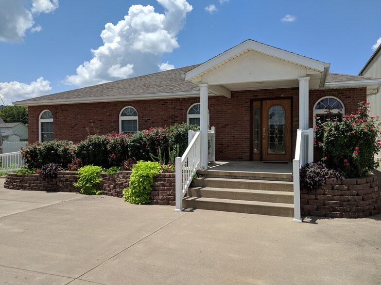 607 N Sparta St, Steeleville, IL 62288