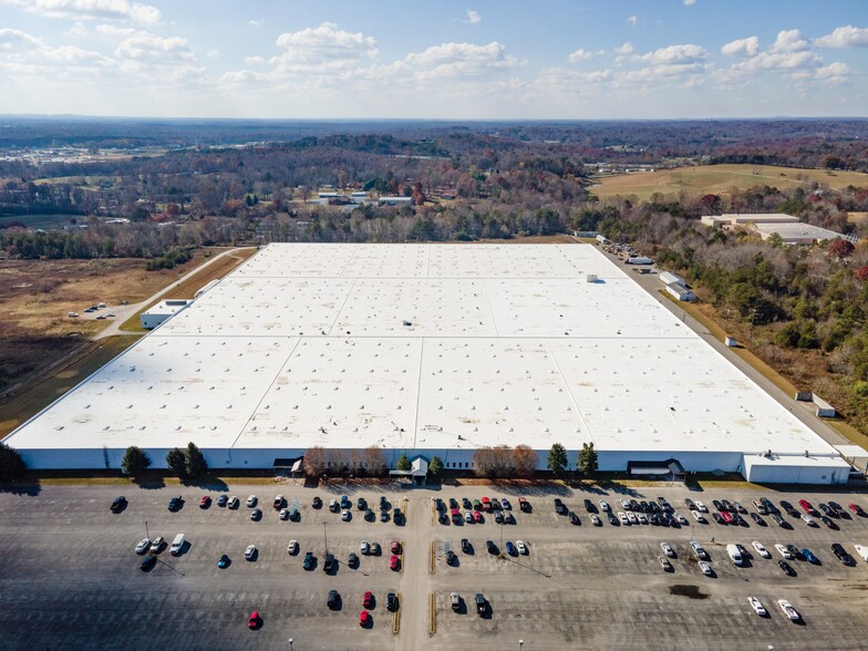 302 American Greeting Card Rd, Corbin, KY for sale - Building Photo - Image 1 of 1