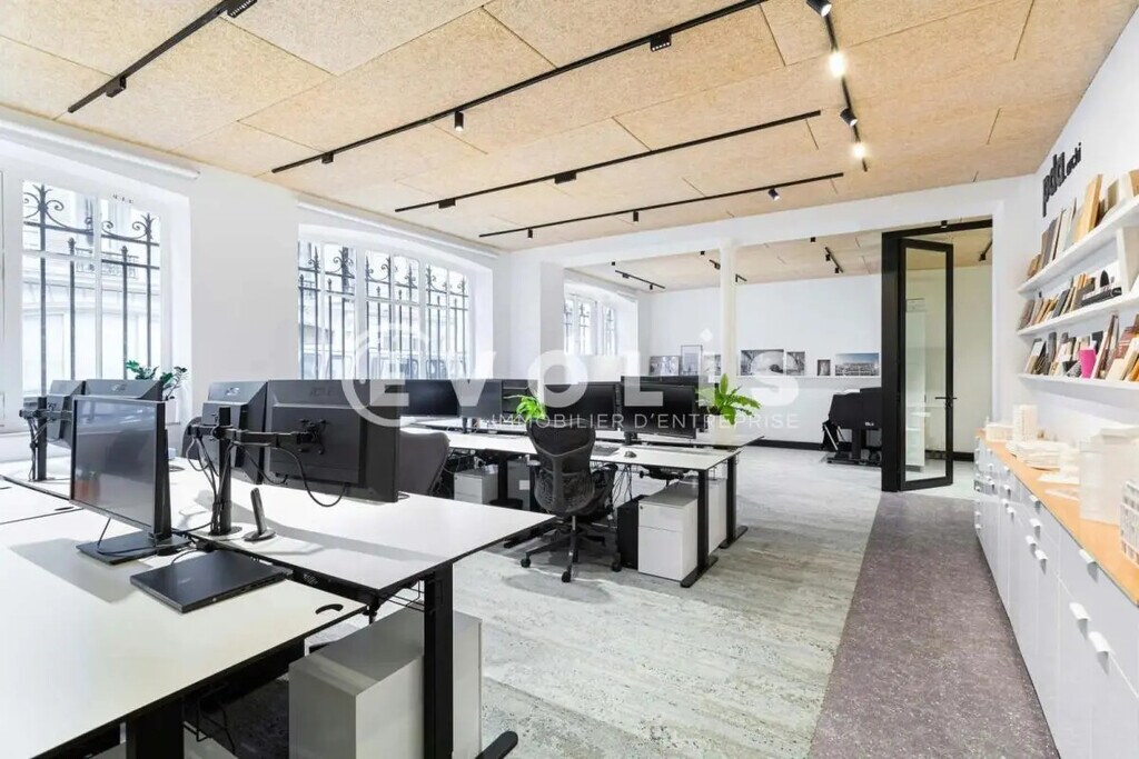 Location Bureaux 110 m² - Photo 1
