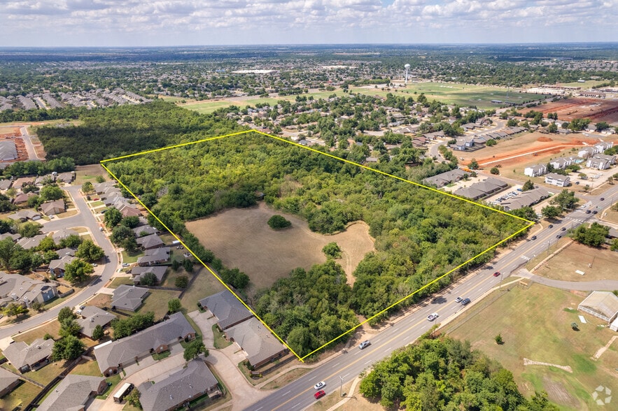 N Kelly Ave, Edmond, OK for sale - Primary Photo - Image 1 of 12