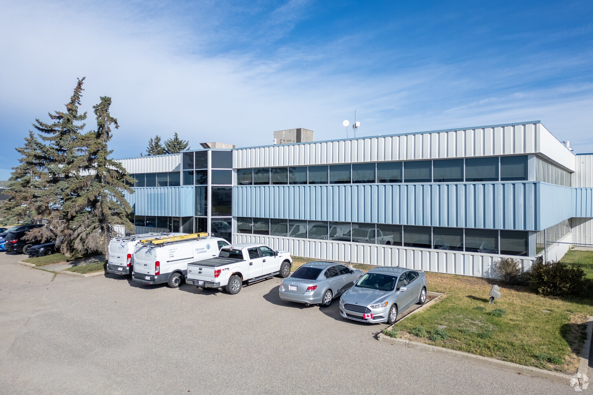 424 Aviation Rd NE, Calgary, AB for sale Primary Photo- Image 1 of 1