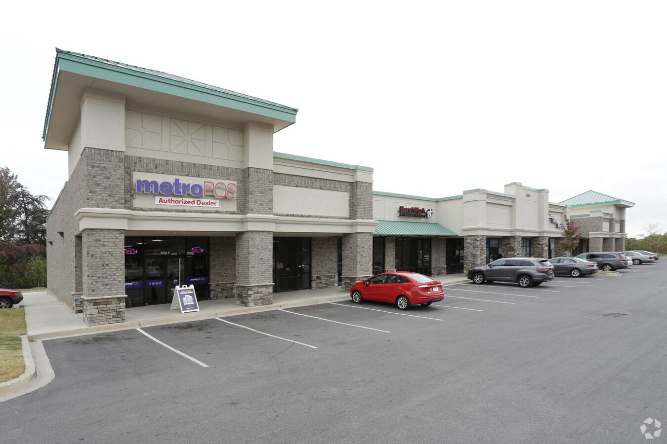 2603 N Pleasantburg Dr, Greenville, SC, 29609 Retail Space For Lease