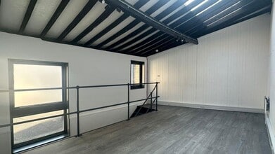 133 Notting Hill Gate, London for lease Interior Photo- Image 2 of 5