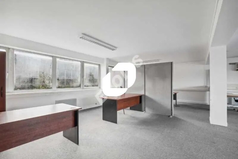 Office in Saint-Leu-la-Forêt for lease Interior Photo- Image 1 of 20