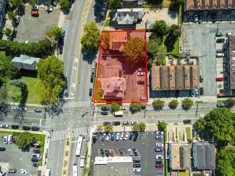 1582 Richmond Ave, Staten Island, NY for sale - Building Photo - Image 2 of 8