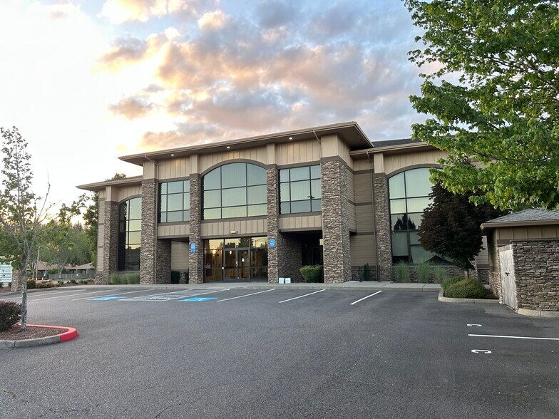 1174 NW Cornucopia St, Salem, OR for lease - Building Photo - Image 3 of 8