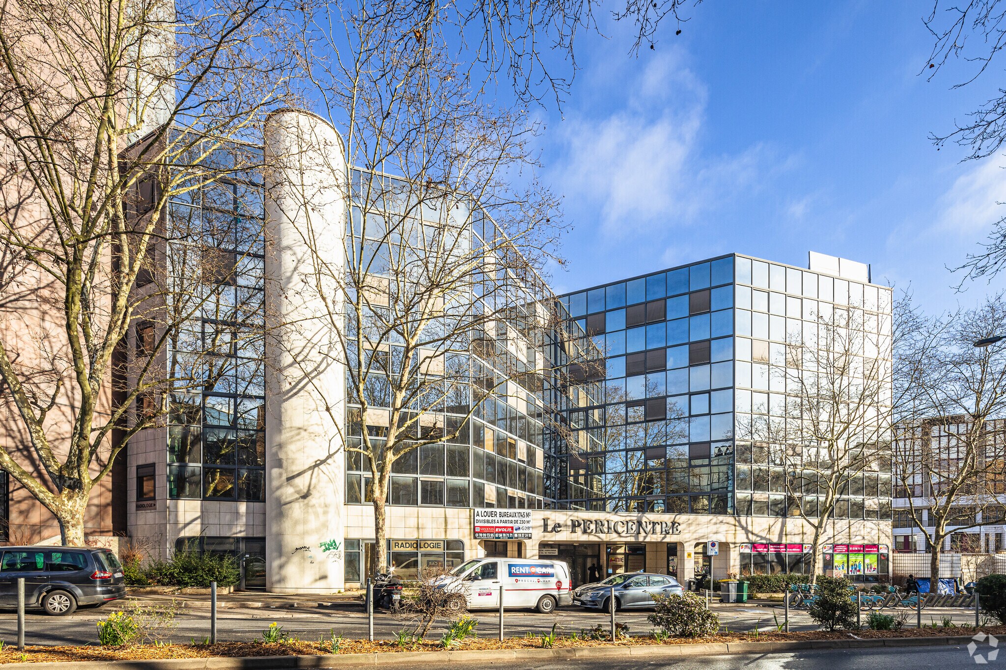 Office in Fontenay-sous-Bois for lease Primary Photo- Image 1 of 6