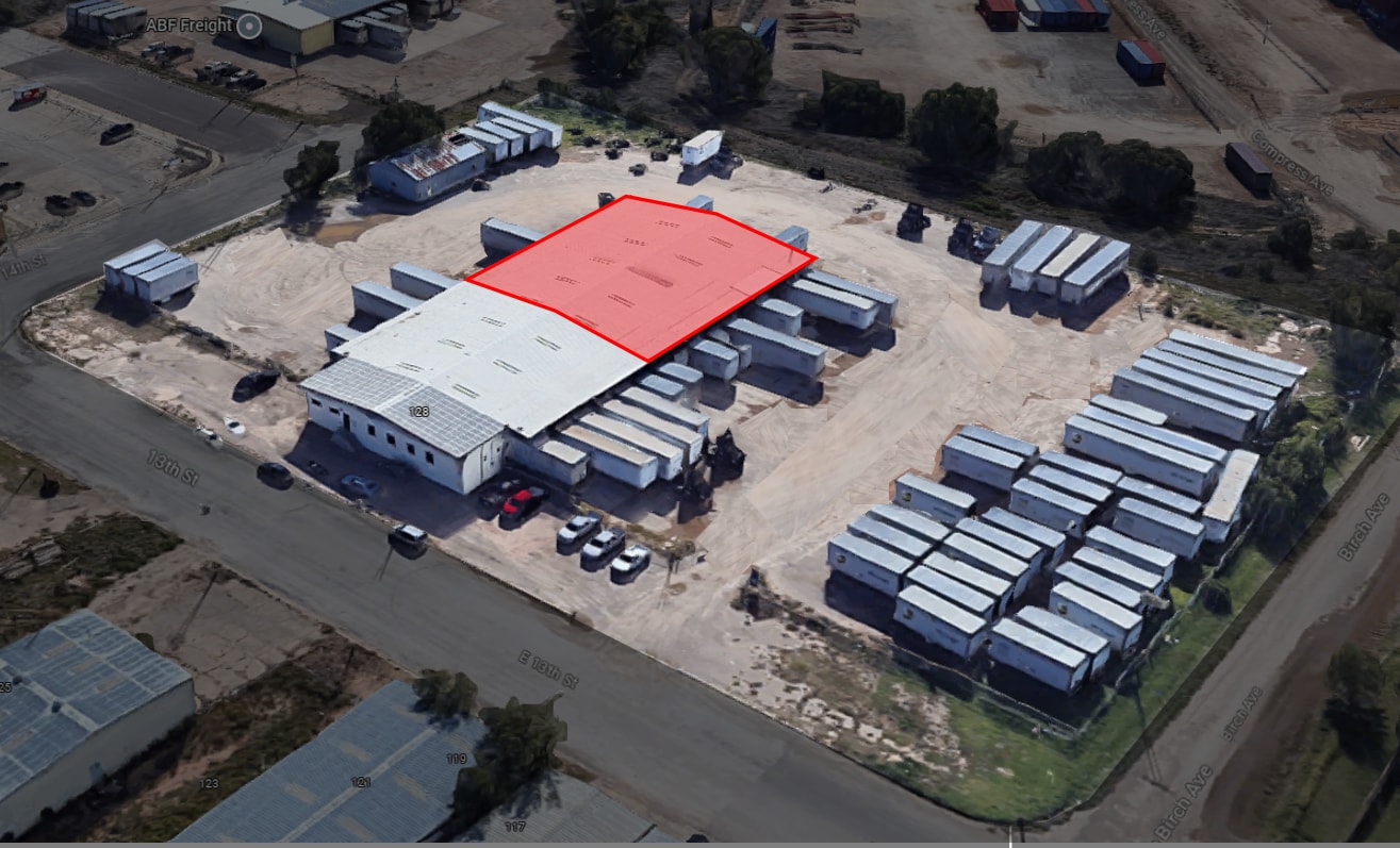 128 E 13th St, Lubbock, TX 79403 +/9,000 SF INCL 23 DOCK DOORS FOR