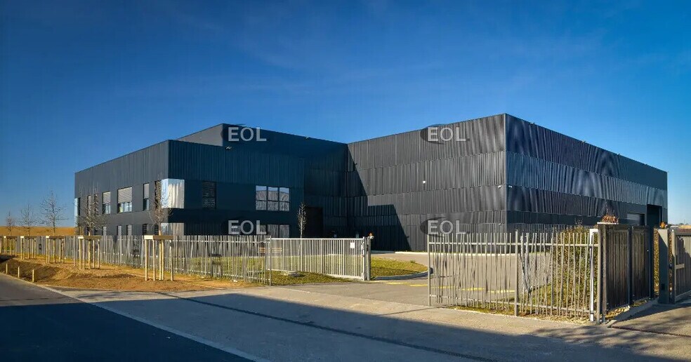 Flex in Genas for lease - Building Photo - Image 2 of 12