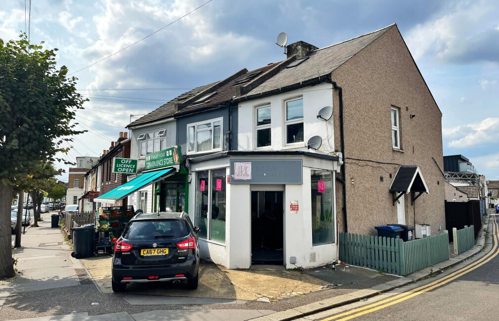 68 Stanley Rd, Croydon for lease Building Photo- Image 1 of 2