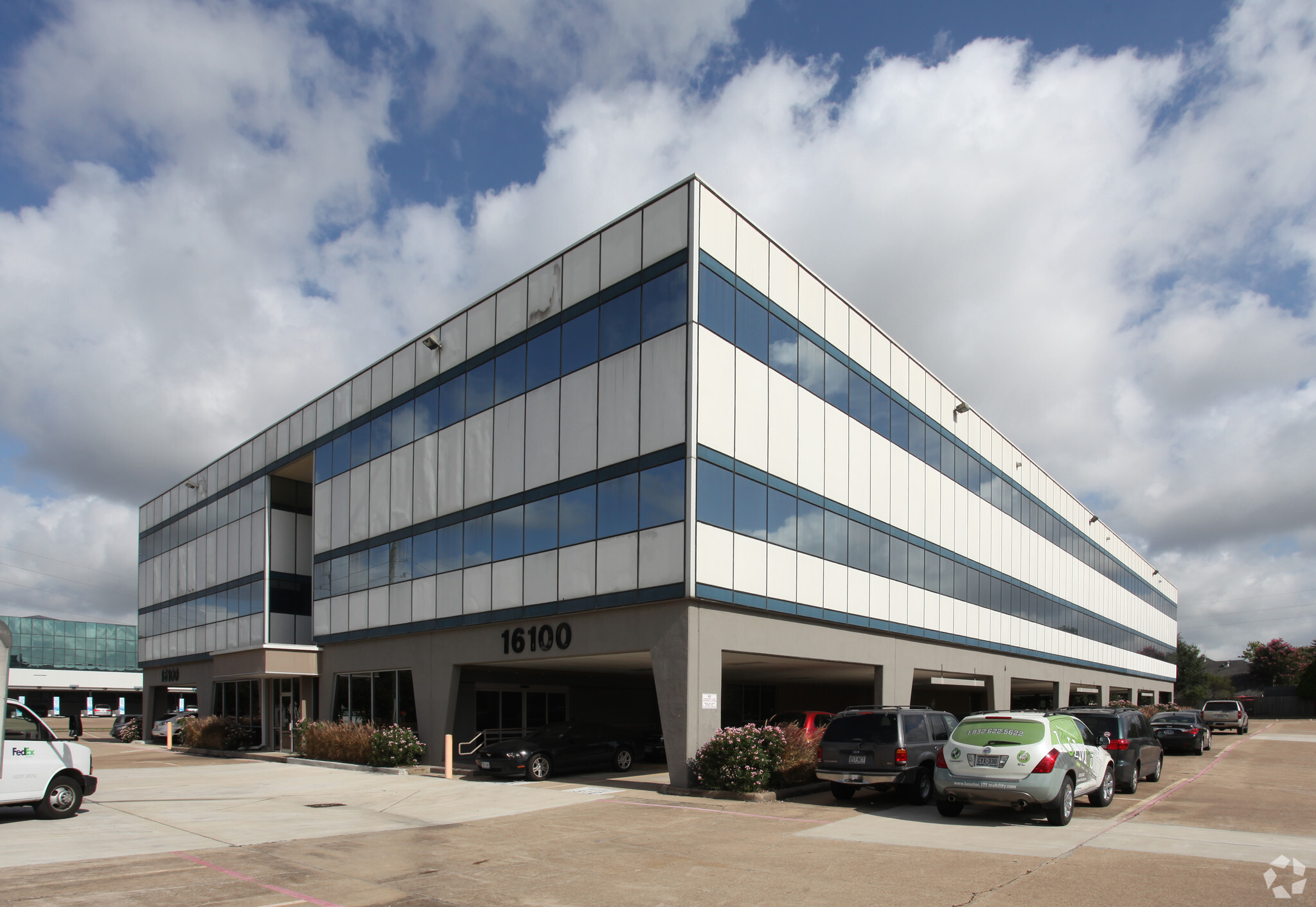 16100 Cairnway Dr, Houston, TX for lease Building Photo- Image 1 of 6