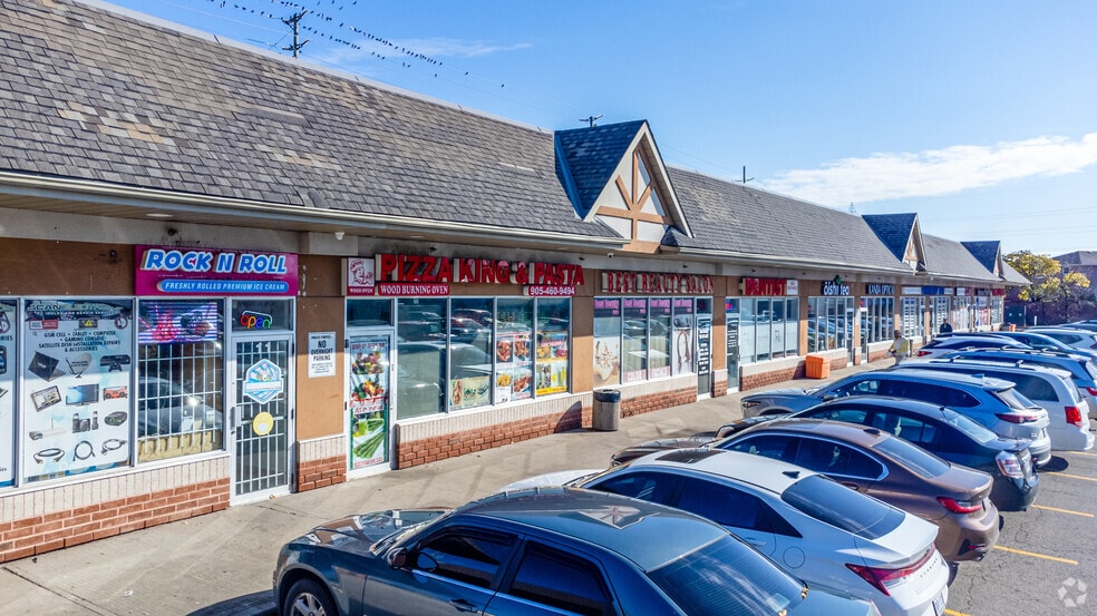 511 Ray Lawson Blvd, Brampton, ON for sale - Primary Photo - Image 1 of 1