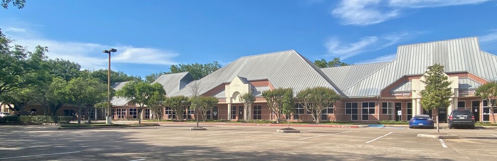 3425 Hwy 6, Sugar Land, TX for lease - Building Photo - Image 2 of 3