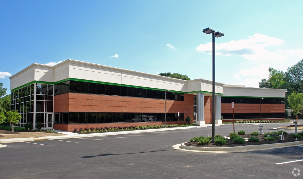 4905 Dickens Rd, Richmond, VA 23230