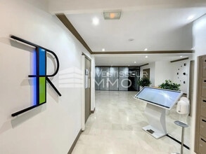 Office in Fontainebleau for lease Building Photo- Image 2 of 5