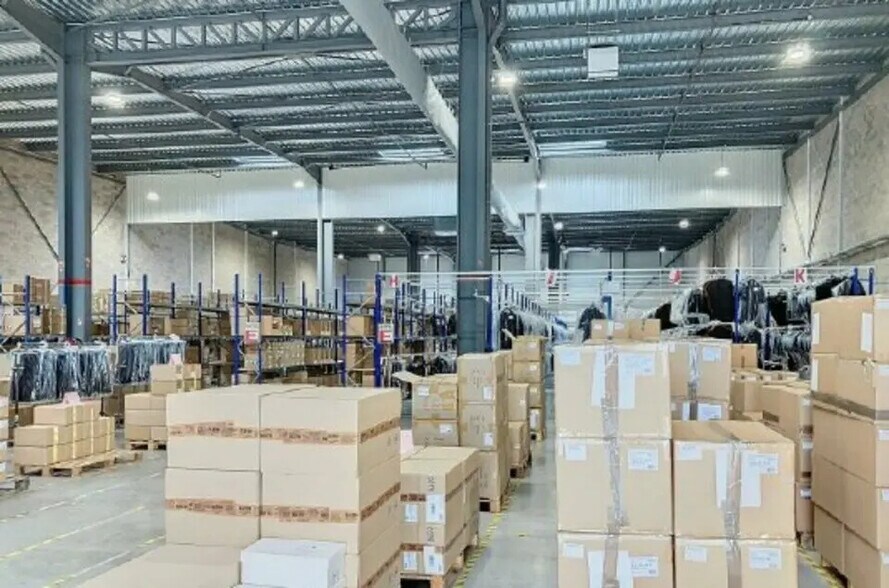 Industrial in Chantraine for lease - Interior Photo - Image 1 of 1