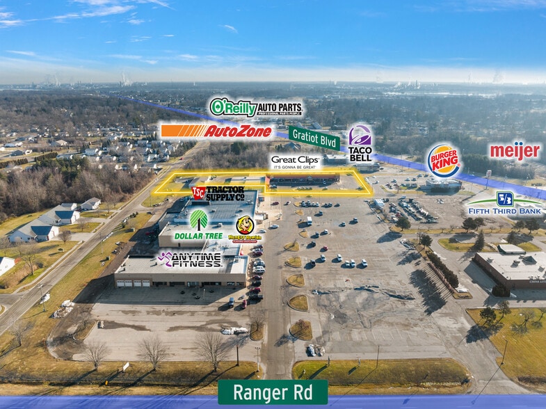 3180-3280 Gratiot Ave, Marysville, MI for lease - Building Photo - Image 2 of 6