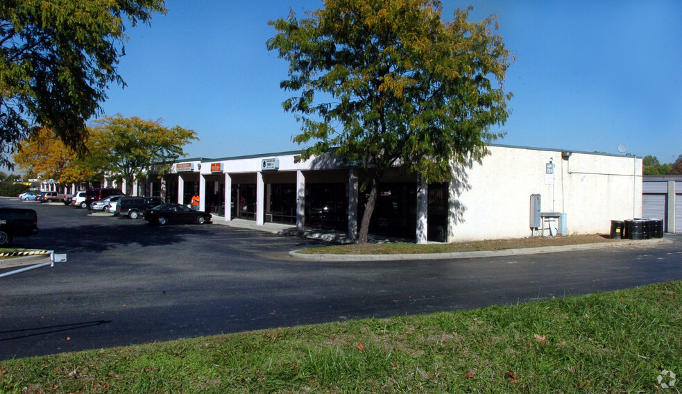 9244 E Hampton Dr, Capitol Heights, MD for lease - Building Photo - Image 3 of 110