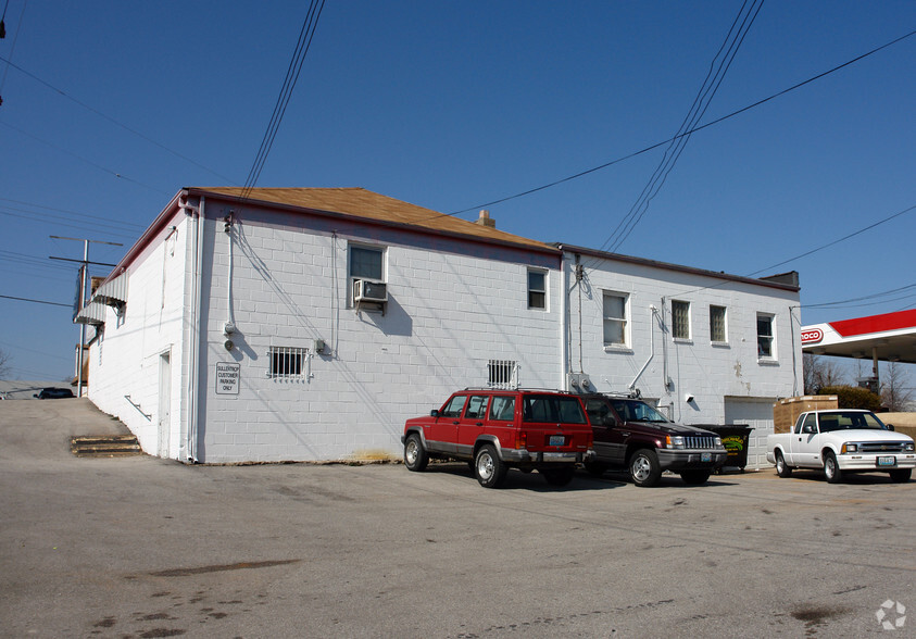 940-944 Lemay Ferry Rd, Saint Louis, MO for lease - Building Photo - Image 2 of 2