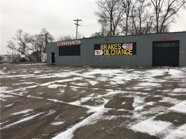 550 Cesar Chavez Ave, Pontiac, MI for sale - Building Photo - Image 2 of 4