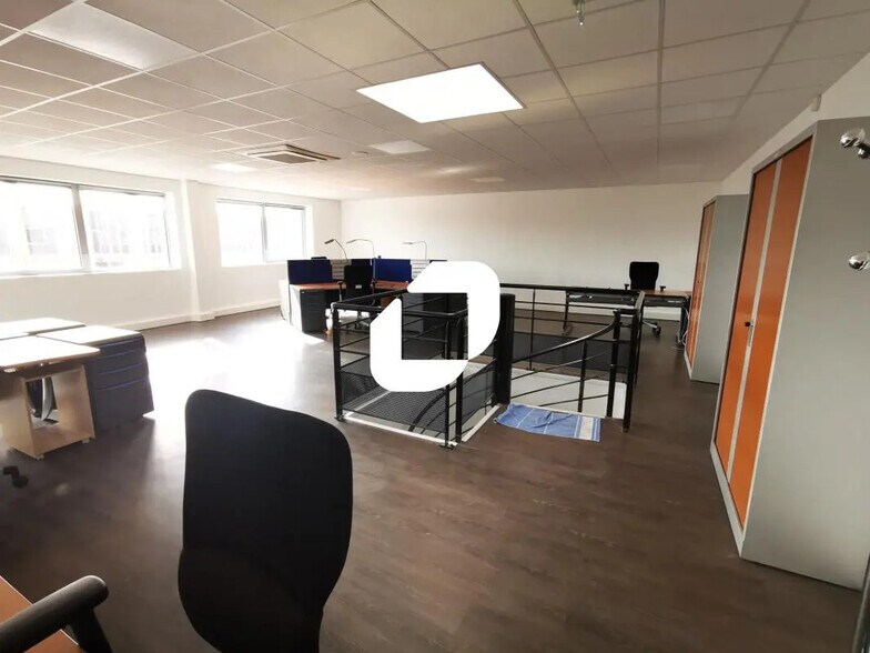 Office in Collégien for lease - Building Photo - Image 3 of 6