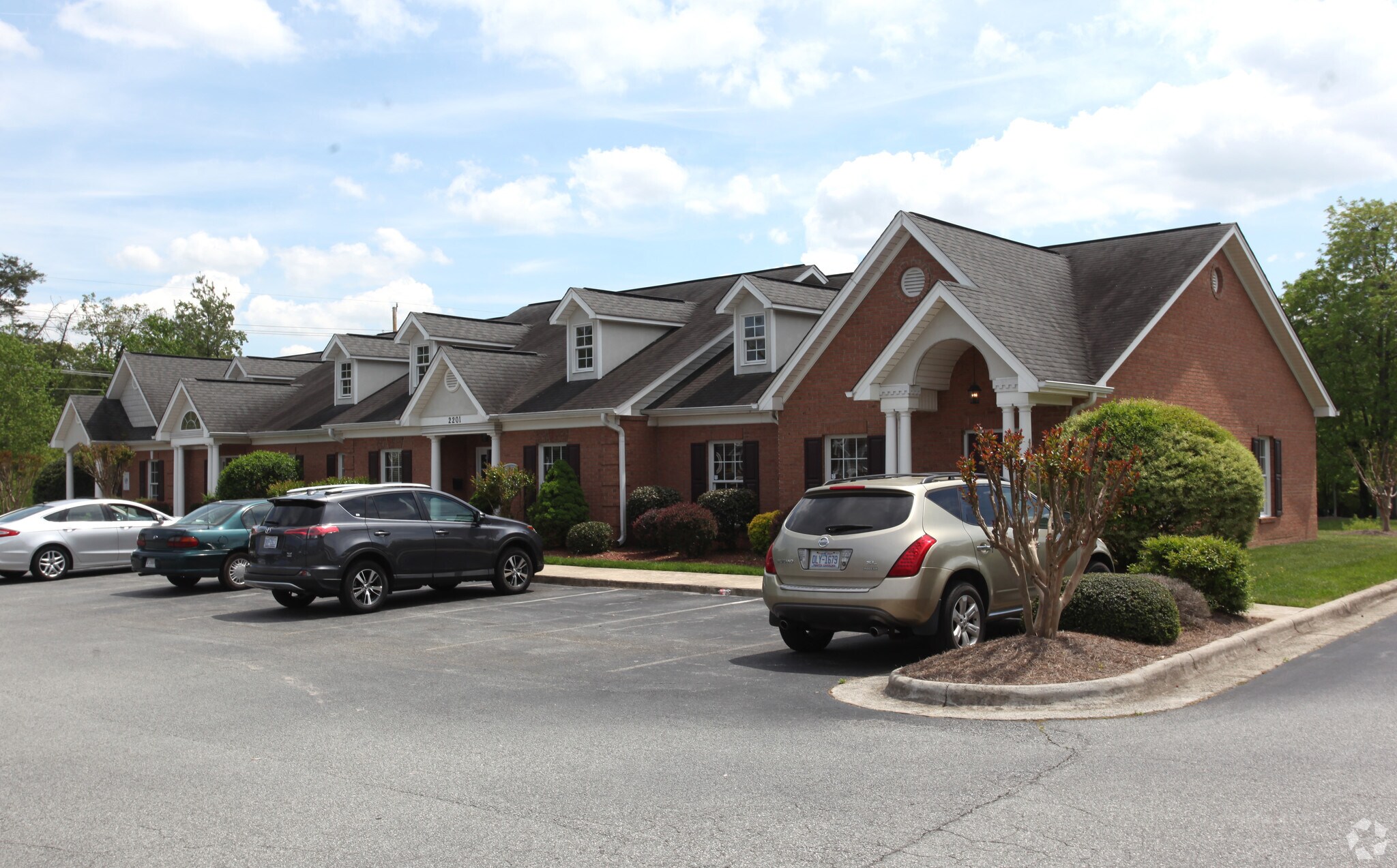 Office in High Point, NC for sale Primary Photo- Image 1 of 1