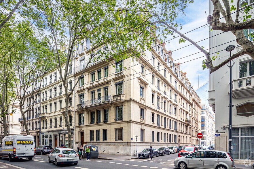 Office in Lyon for lease - Primary Photo - Image 1 of 2