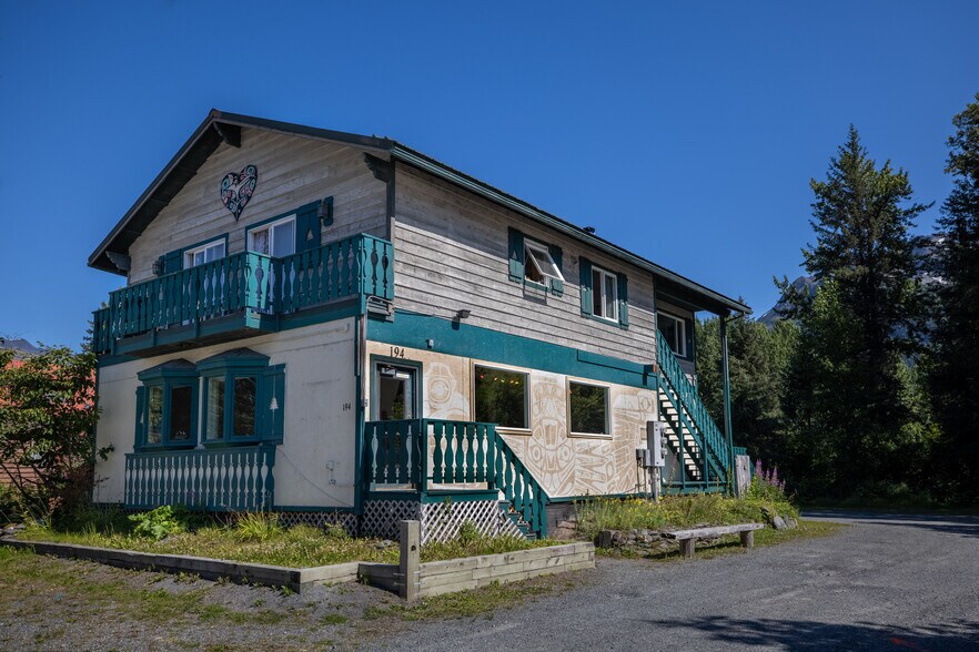 194 Hightower Rd, Girdwood, AK for sale - Building Photo - Image 1 of 1