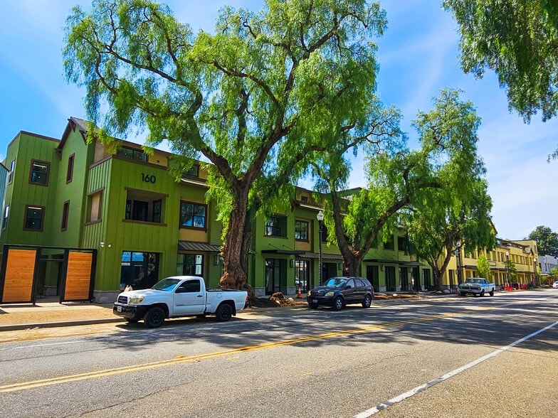 80-250 E High St, Moorpark, CA for lease - Building Photo - Image 2 of 8