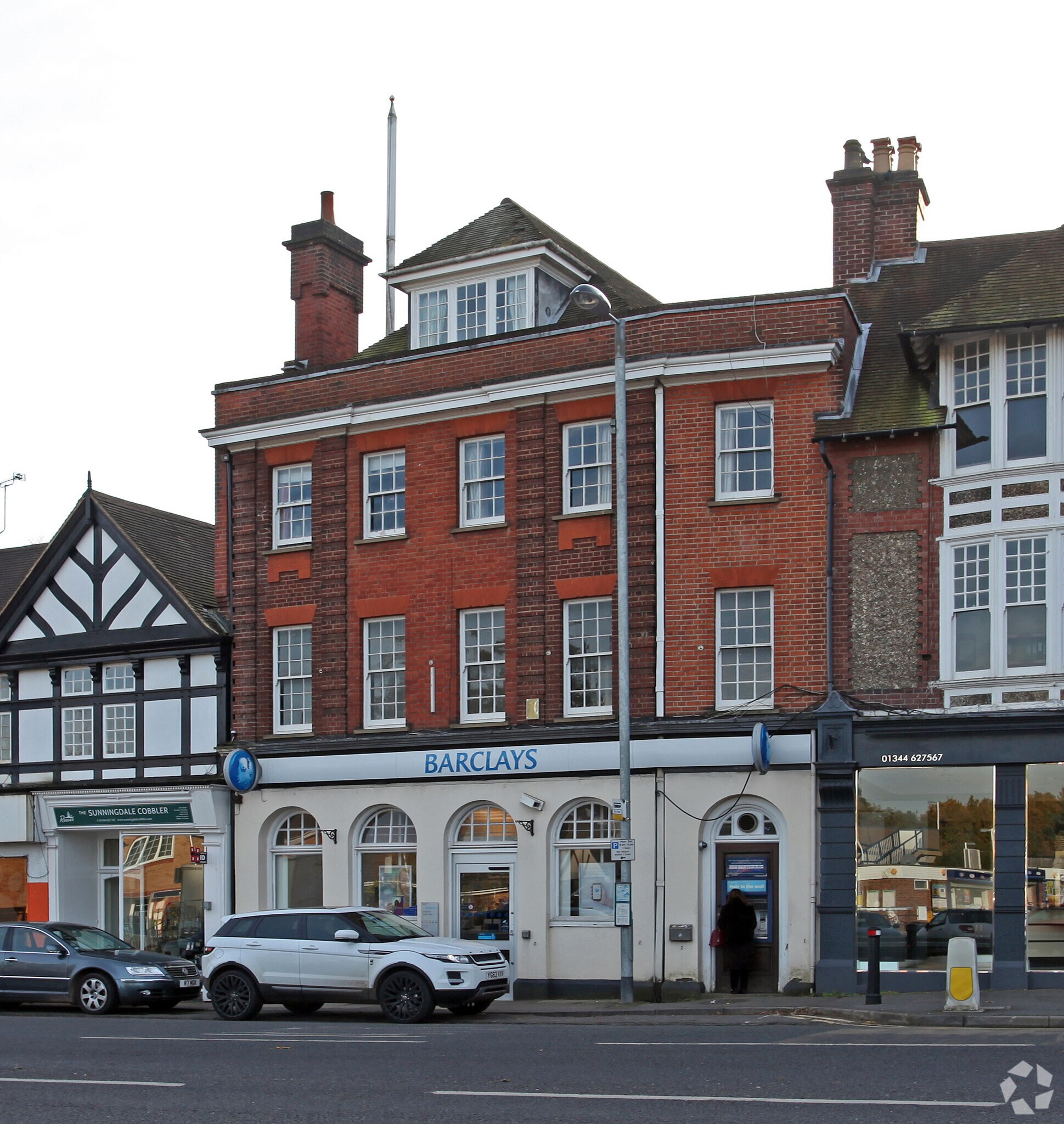 2 London Rd, Ascot for sale Primary Photo- Image 1 of 1