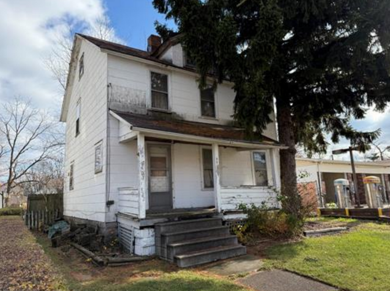 318-322-330 Prospect, Elyria, OH portfolio of 3 properties for sale on LoopNet.com - Building Photo - Image 2 of 3