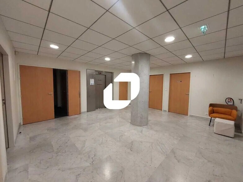 Office in Saint-Aubin for lease - Building Photo - Image 2 of 8