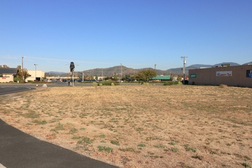 1623 Williams Hwy, Grants Pass, OR for sale - Primary Photo - Image 1 of 1