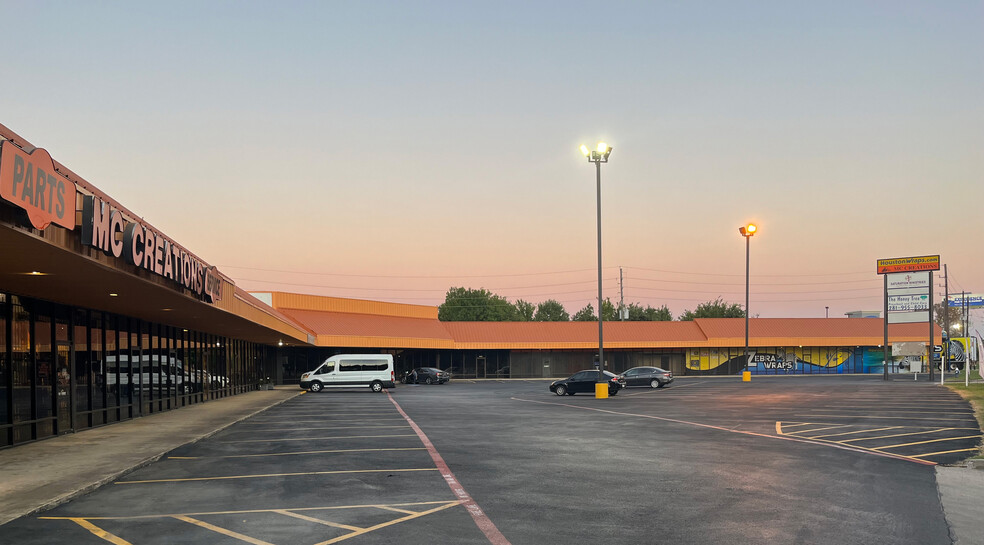 18627-18825 SH 249, Houston, TX for lease - Building Photo - Image 1 of 4