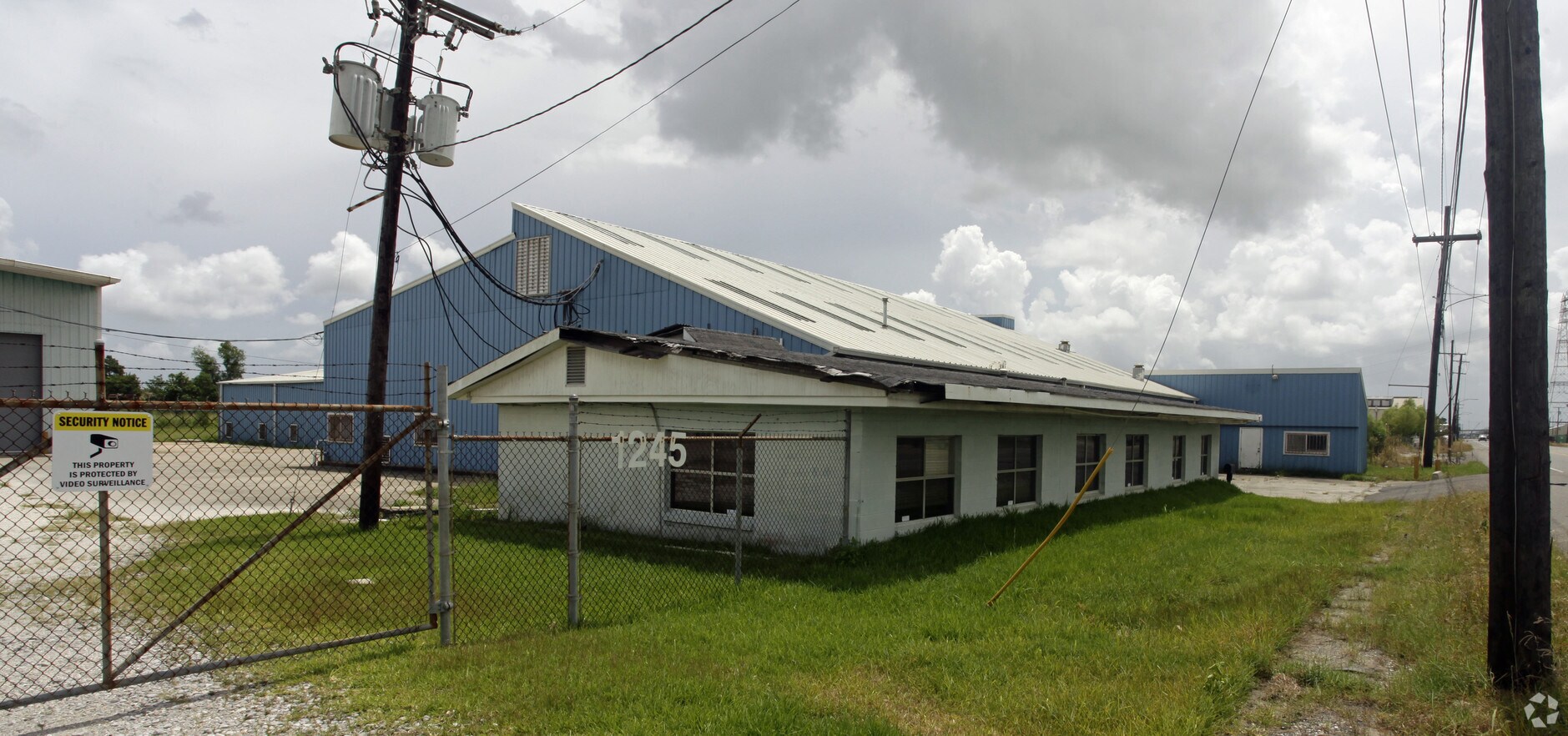 1245 Peters Rd, Harvey, LA 70058