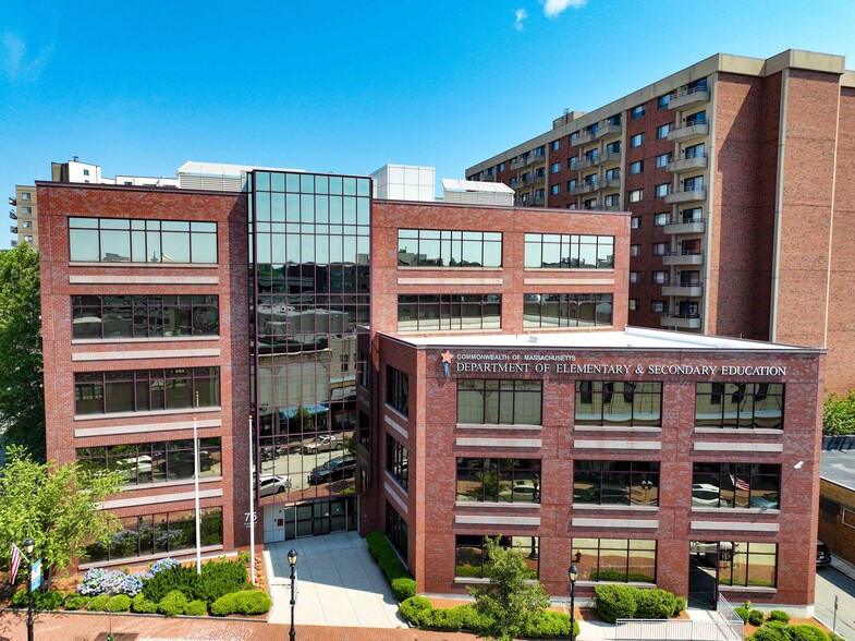 75 Pleasant St, Malden, MA for lease - Building Photo - Image 1 of 4