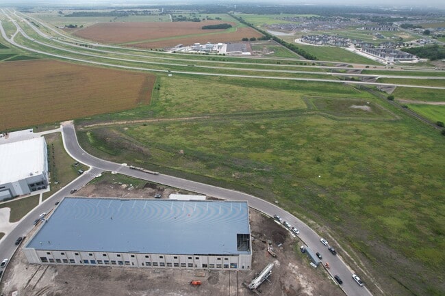 More details for 2605 Dewitt St, Lockhart, TX - Industrial for Sale