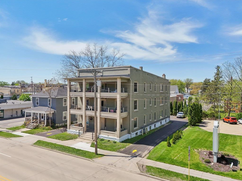 108 N Main St, Edgerton, WI for sale - Building Photo - Image 1 of 1