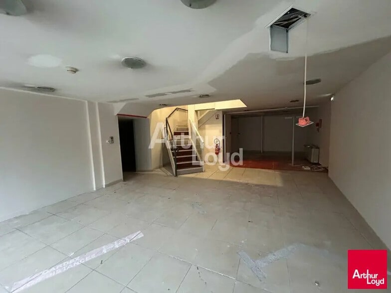 Retail in Blois for lease - Interior Photo - Image 2 of 3