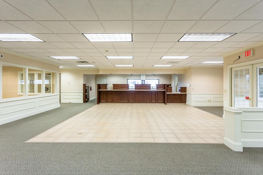 9972 Spotswood Trl, Mcgaheysville, VA for lease - Interior Photo - Image 2 of 24