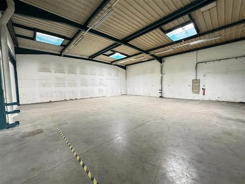 Flex in Tremblay-en-France for lease Interior Photo- Image 1 of 6